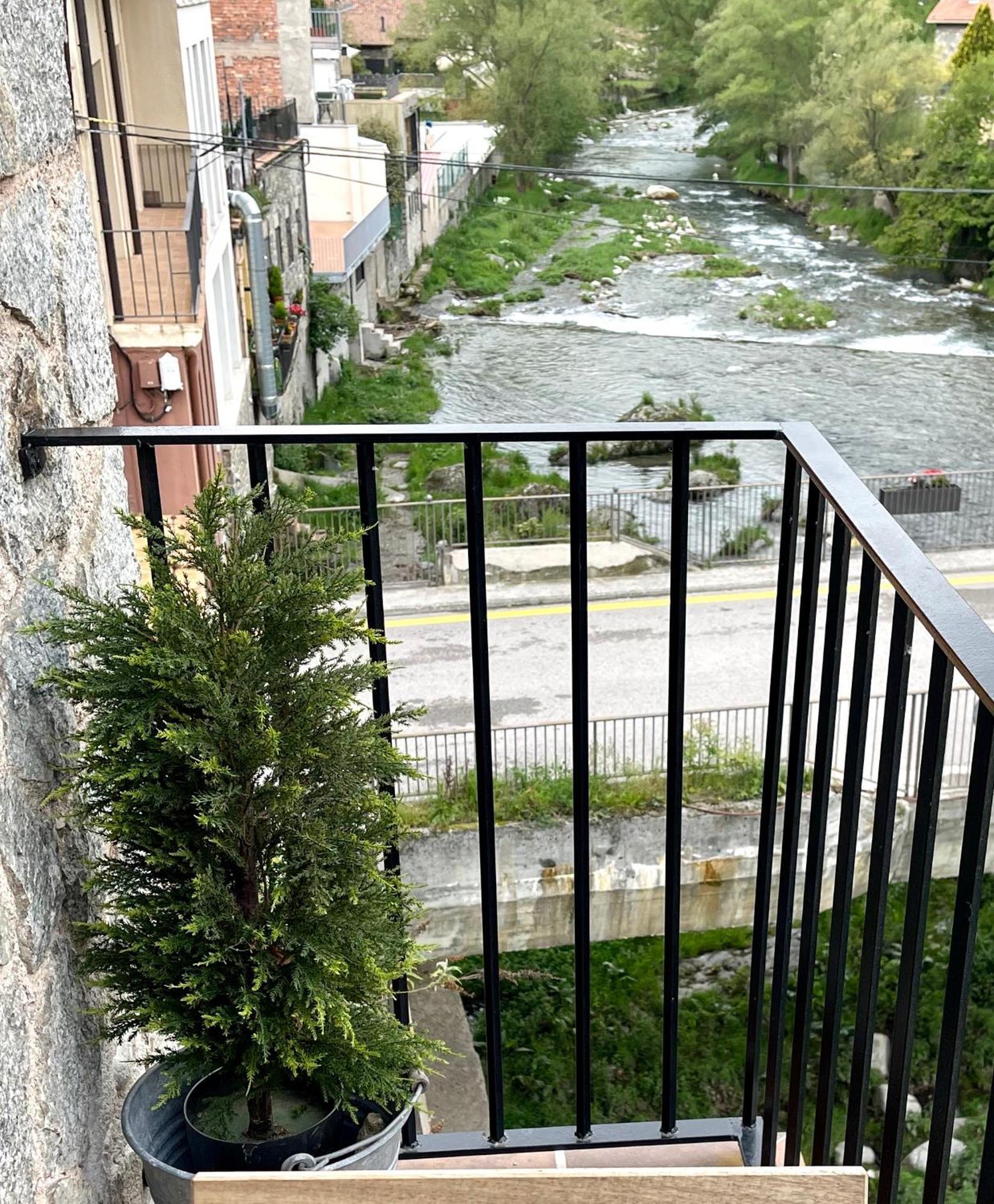 Apartamento Colgante Al Rio Con Vistas Al Puente Camprodon Exterior photo